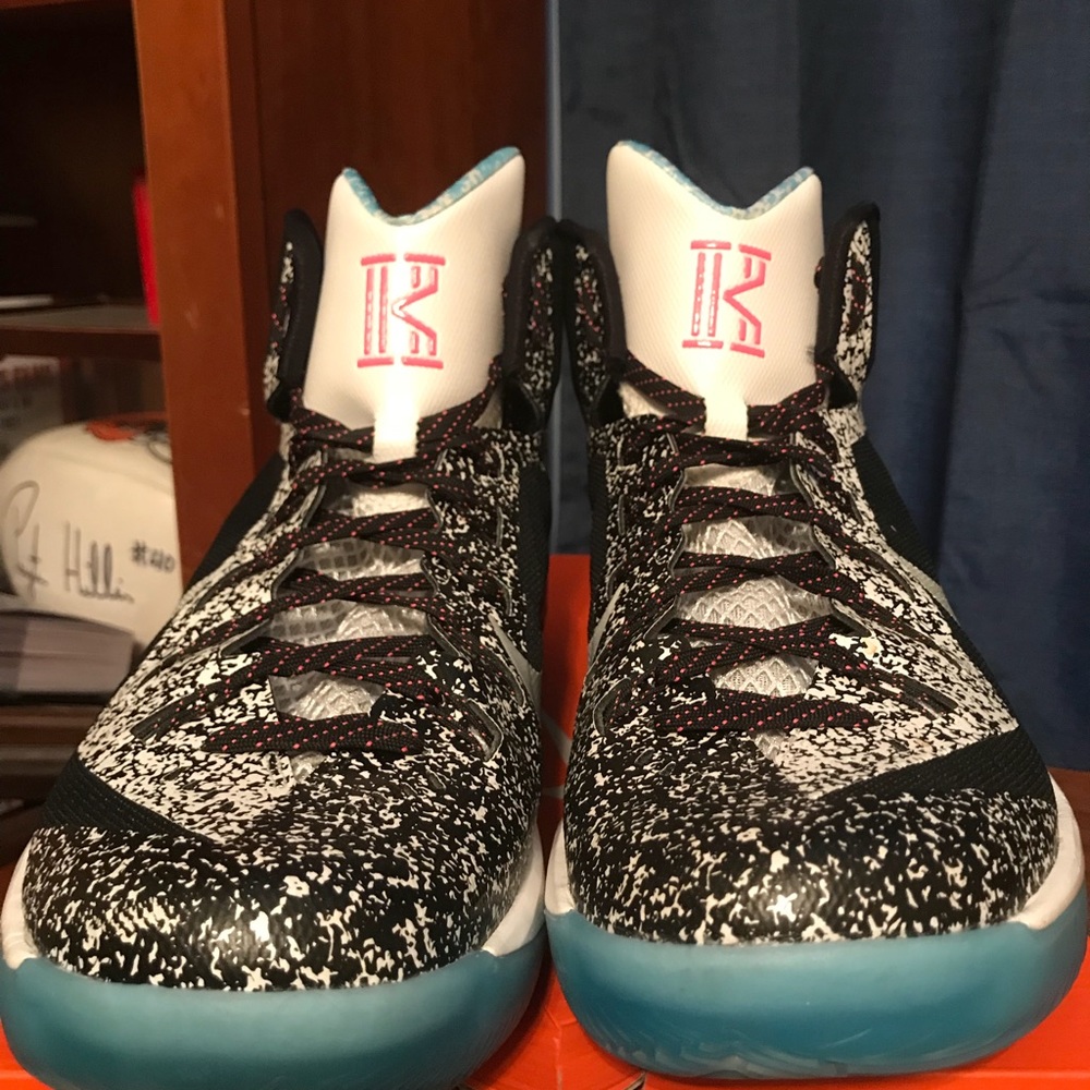 2014 Nike HyperDunk Kyrie PE